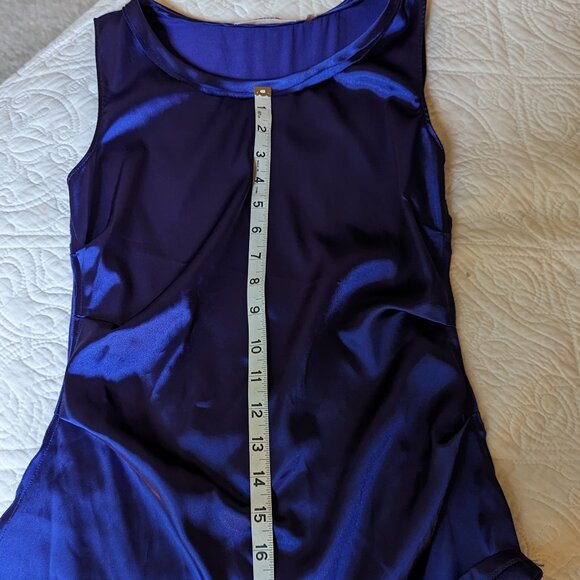 Tahari sleeveless satiny top- Size XS Great Condition - Picture 10 of 12